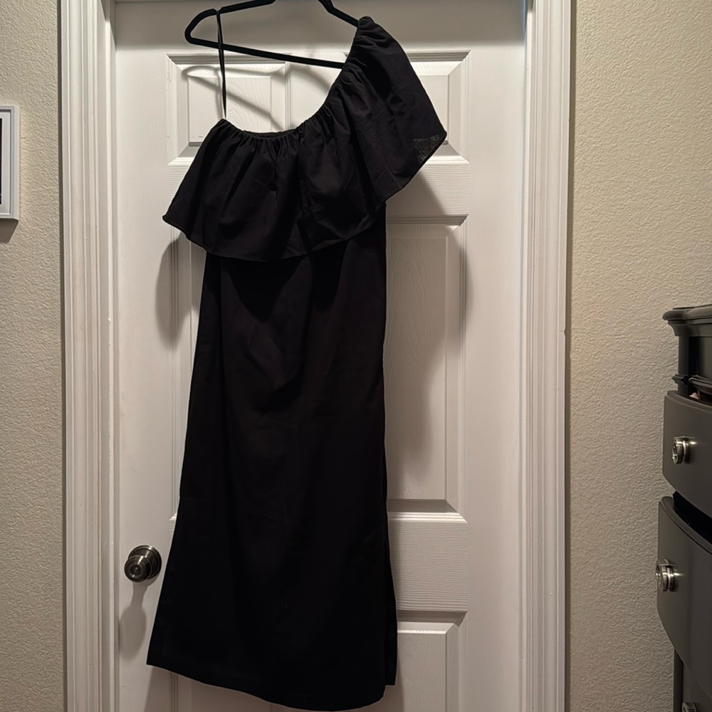 NWOT Tuckernuck Pomander place black one shoulder dress size S